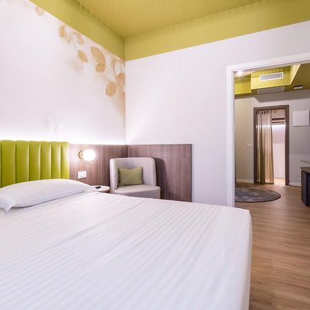 Hotel Regina Elena 57&Oro Bianco SPA Rimini Esterno foto