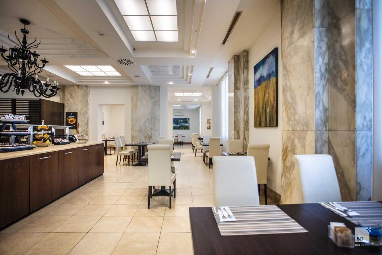 Hotel Regina Elena 57&Oro Bianco SPA Rimini Esterno foto